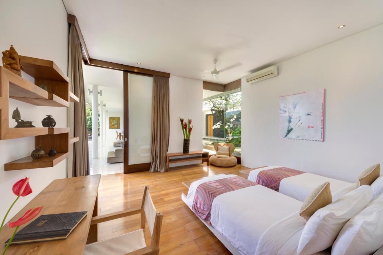 Villa Kavya - 8-Minute Walk From Berawa Beach Canggu  Luaran gambar