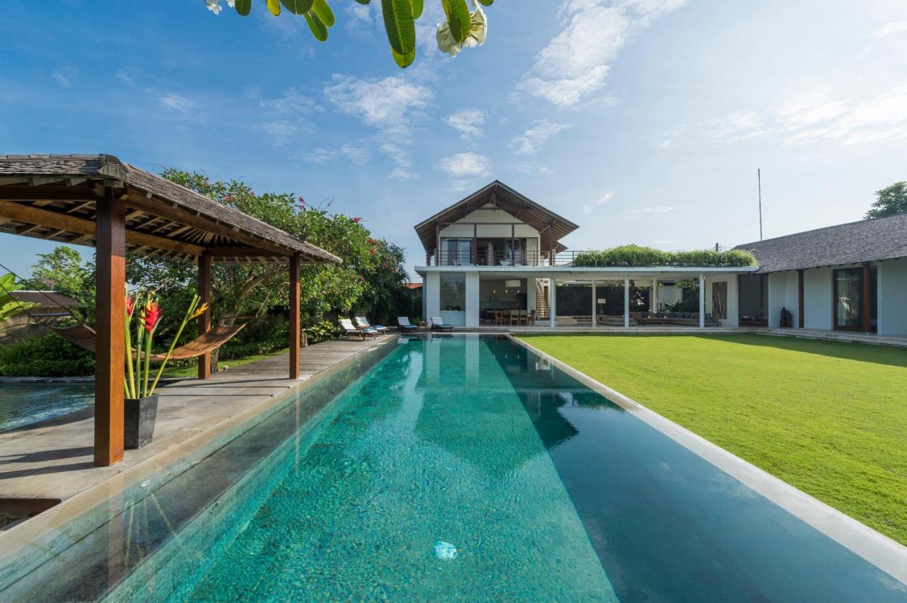 Villa Kavya - 8-Minute Walk From Berawa Beach Canggu  Luaran gambar